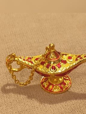 Vintage!! Gold & Red Genie Lamp